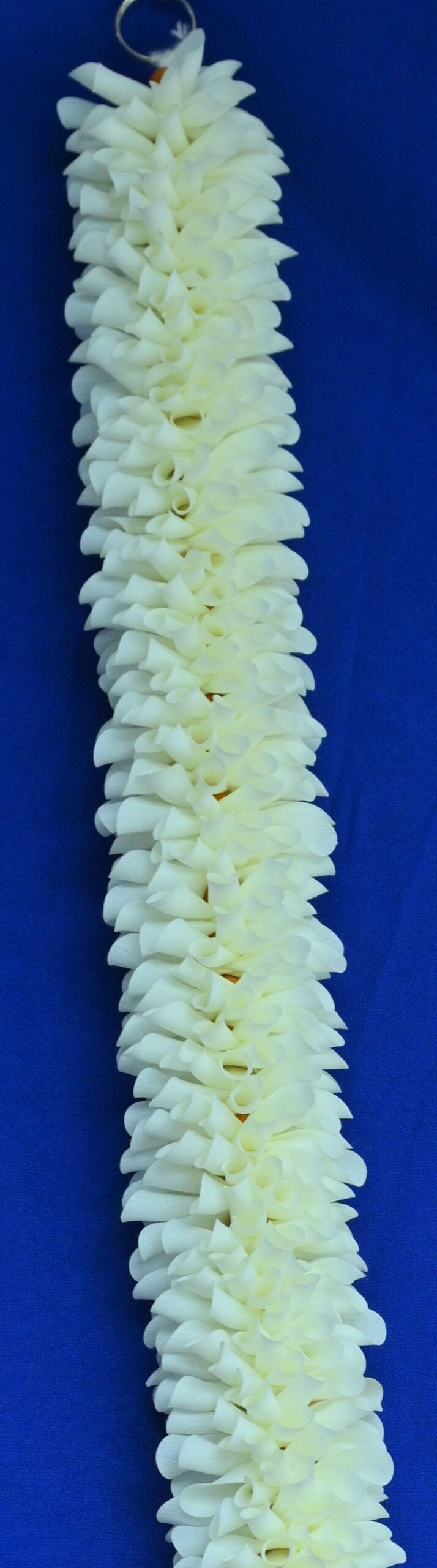 C nuw White garlandwith Middle jawla Garland, Mala for Photos,Artificial Mala for Photo,Garland for God Photo Frame Decoration Flowers,Handmad with Wooden Beads (White) - Image 3
